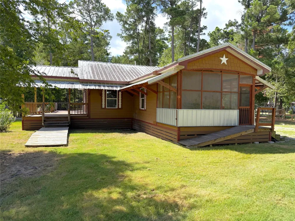 294 Canadian Drive Trinity, TX 75862