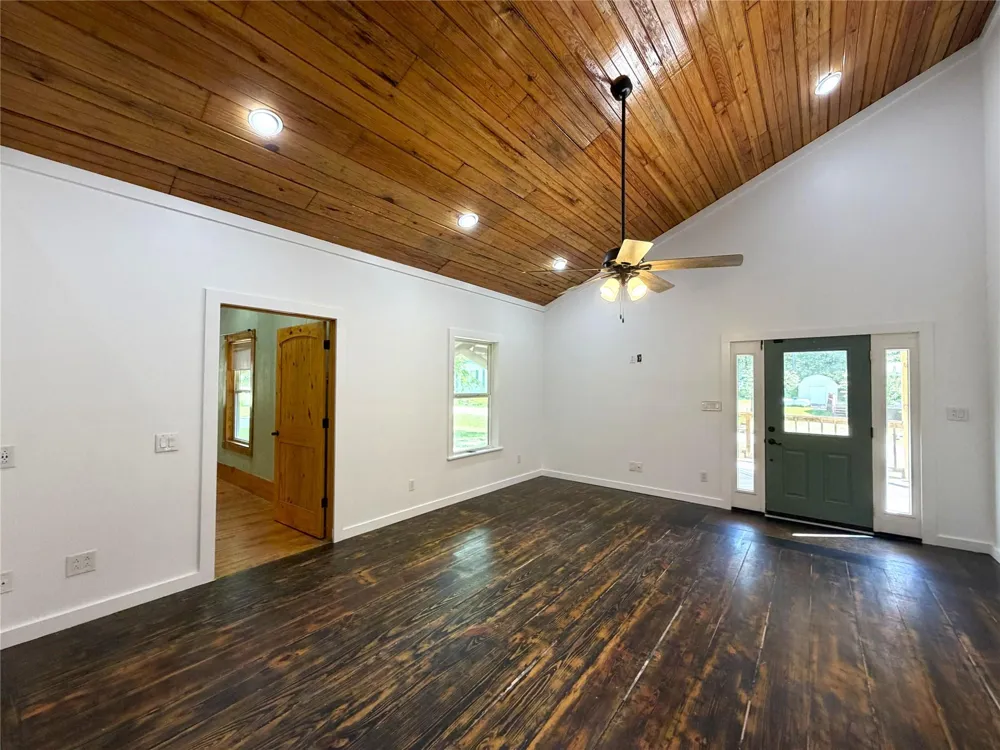 294 Canadian Drive Trinity, TX 75862