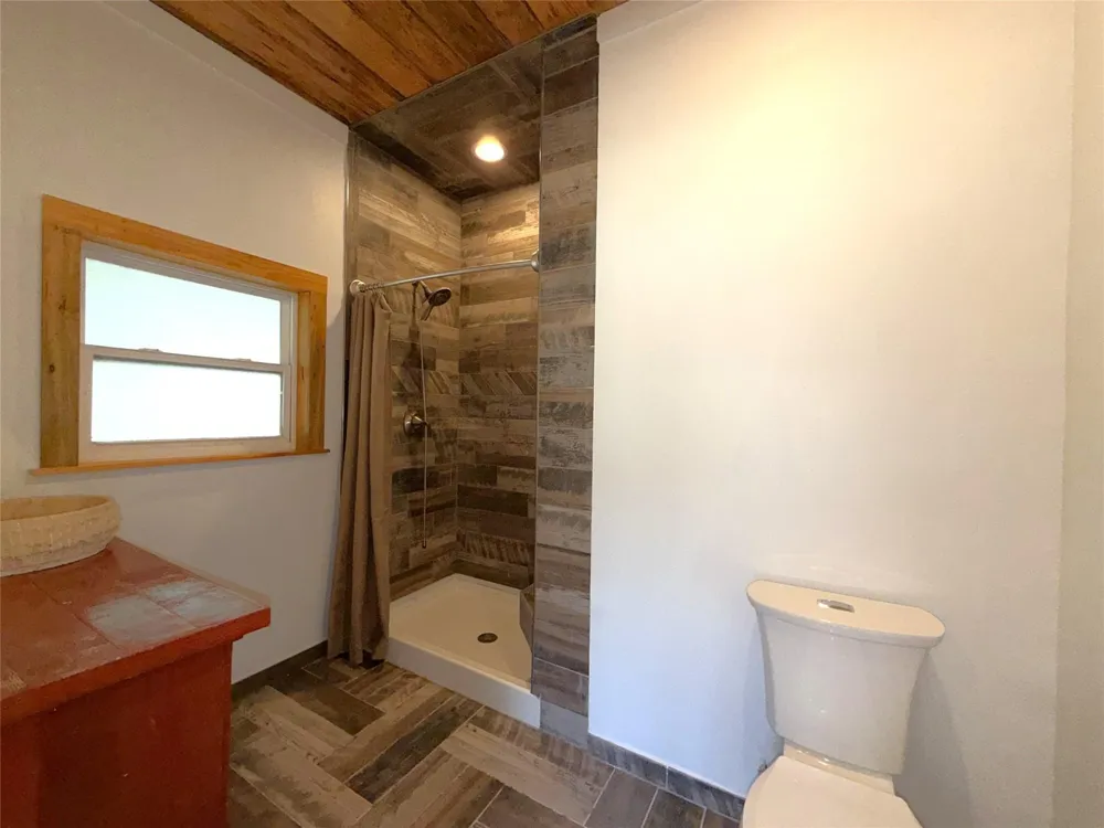 294 Canadian Drive Trinity, TX 75862