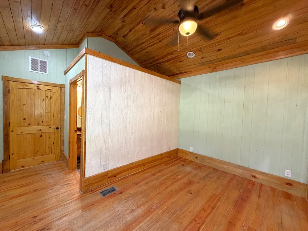 294 Canadian Drive Trinity, TX 75862