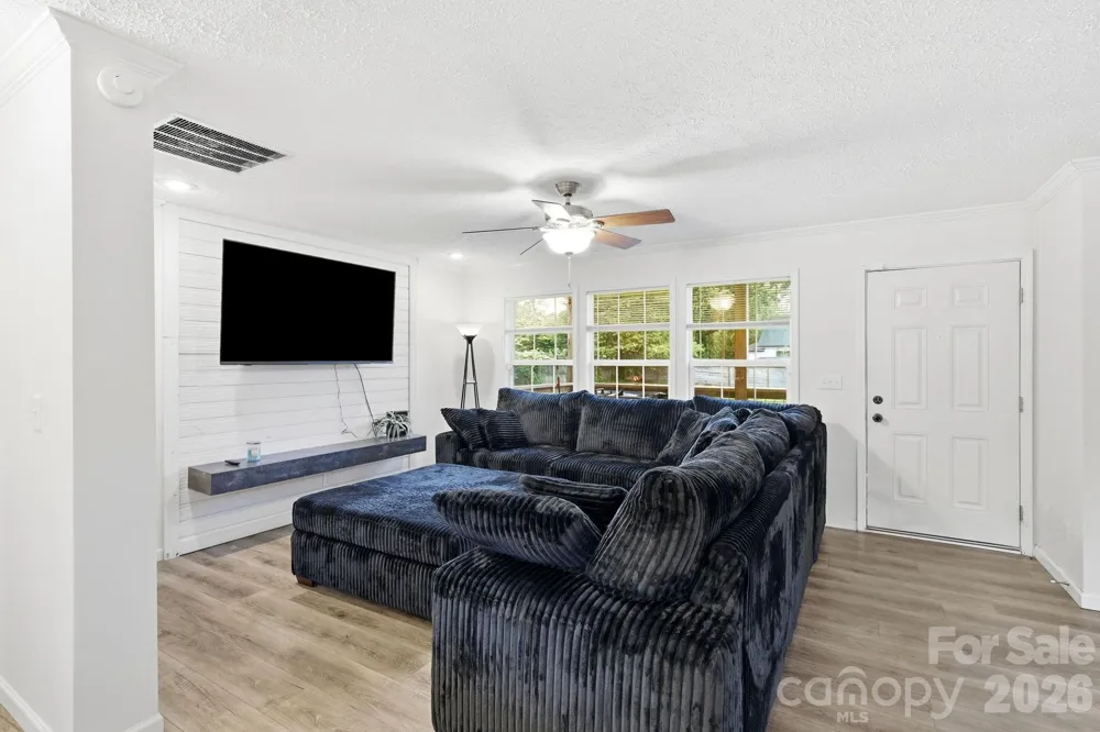417 Glover Street Hendersonville, NC 28792