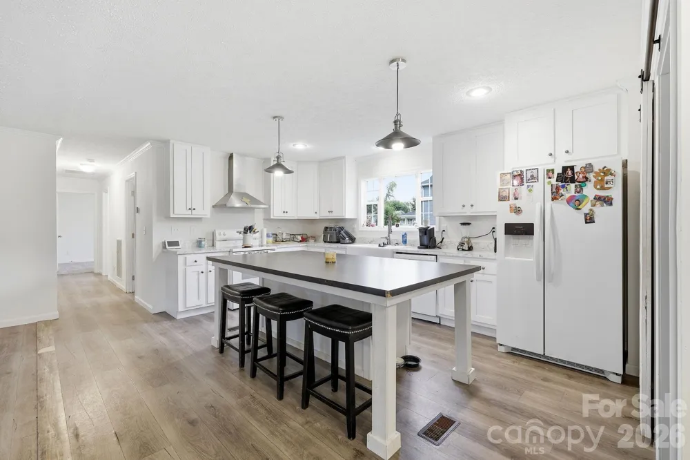 417 Glover Street Hendersonville, NC 28792