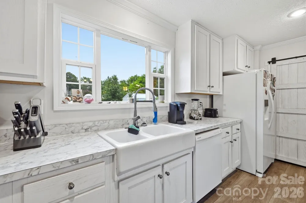 417 Glover Street Hendersonville, NC 28792