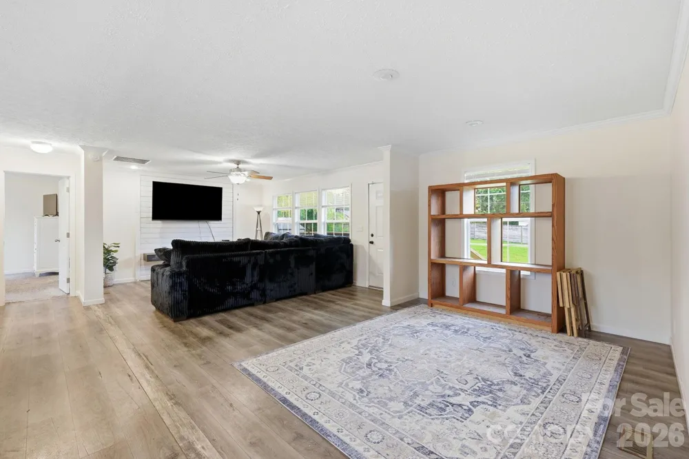 417 Glover Street Hendersonville, NC 28792