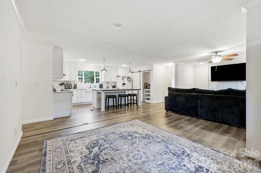 417 Glover Street Hendersonville, NC 28792