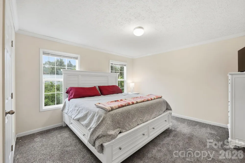 417 Glover Street Hendersonville, NC 28792