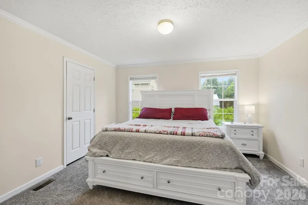 417 Glover Street Hendersonville, NC 28792