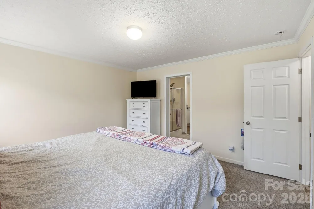 417 Glover Street Hendersonville, NC 28792