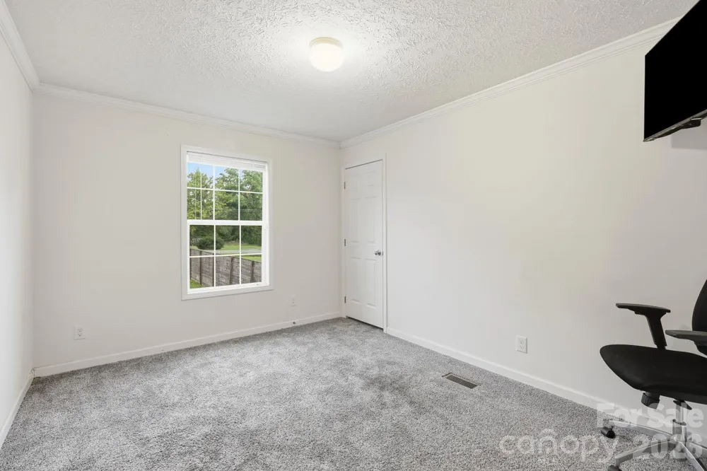 417 Glover Street Hendersonville, NC 28792
