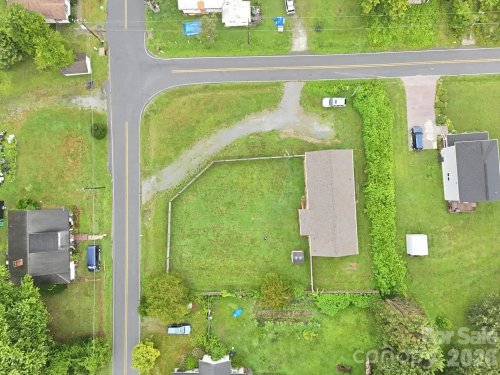 417 Glover Street Hendersonville, NC 28792