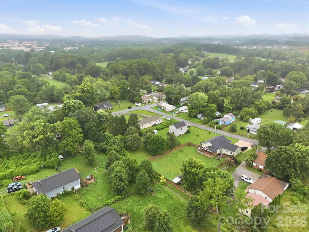 417 Glover Street Hendersonville, NC 28792