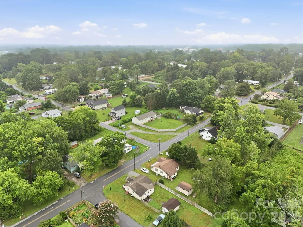417 Glover Street Hendersonville, NC 28792