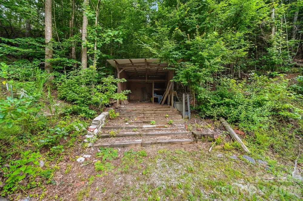 3131 Shallow Creek Road Lenoir, NC 28645
