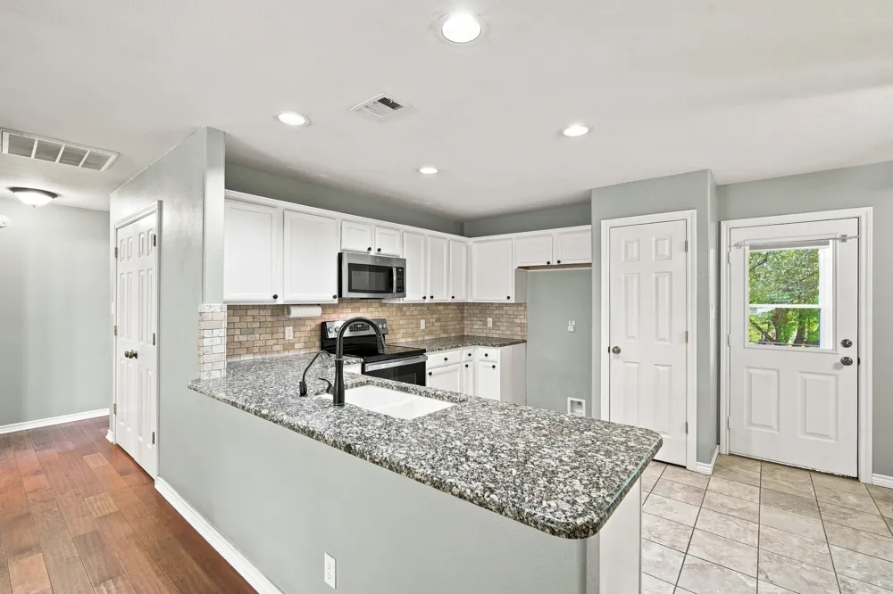125 Deer Shadow Circle Whitney, TX 76692