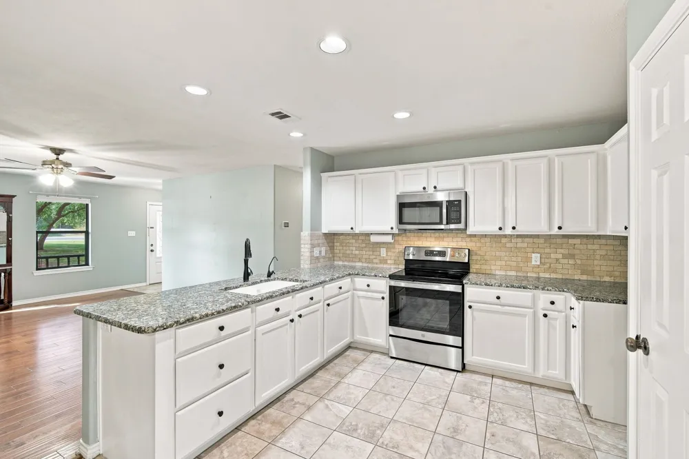 125 Deer Shadow Circle Whitney, TX 76692