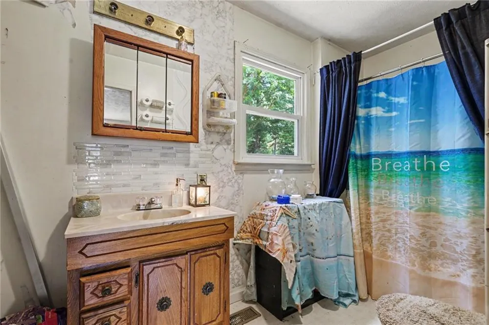 127 White Street Tallapoosa, GA 30176
