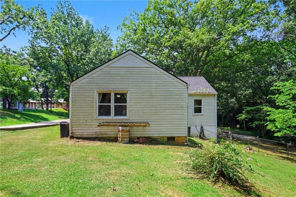 127 White Street Tallapoosa, GA 30176