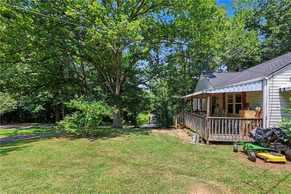 127 White Street Tallapoosa, GA 30176