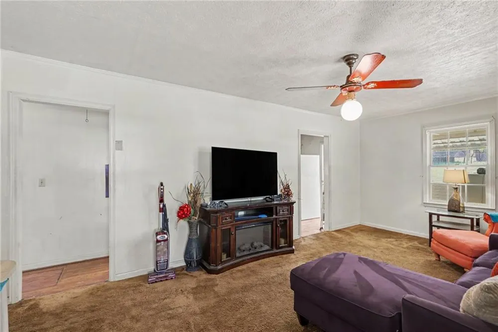 127 White Street Tallapoosa, GA 30176
