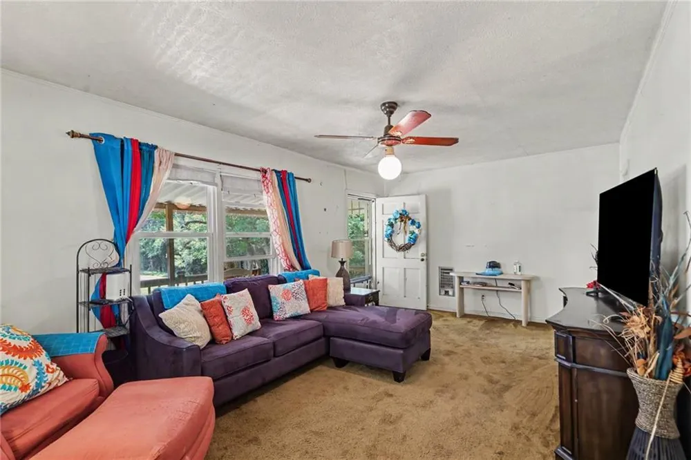 127 White Street Tallapoosa, GA 30176