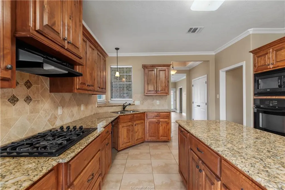 1904 Debbie Drive Bryan, TX 77802