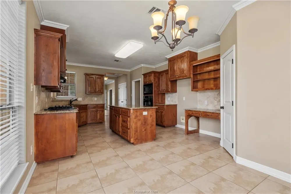 1904 Debbie Drive Bryan, TX 77802