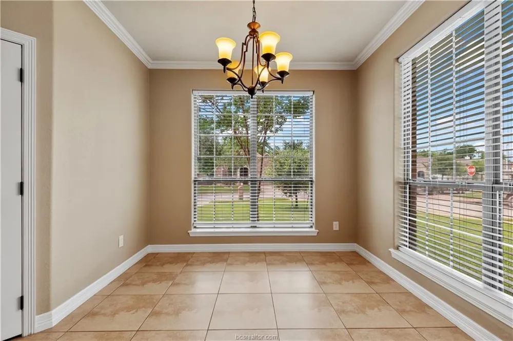 1904 Debbie Drive Bryan, TX 77802
