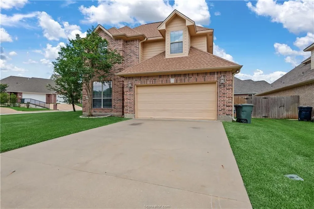 1904 Debbie Drive Bryan, TX 77802