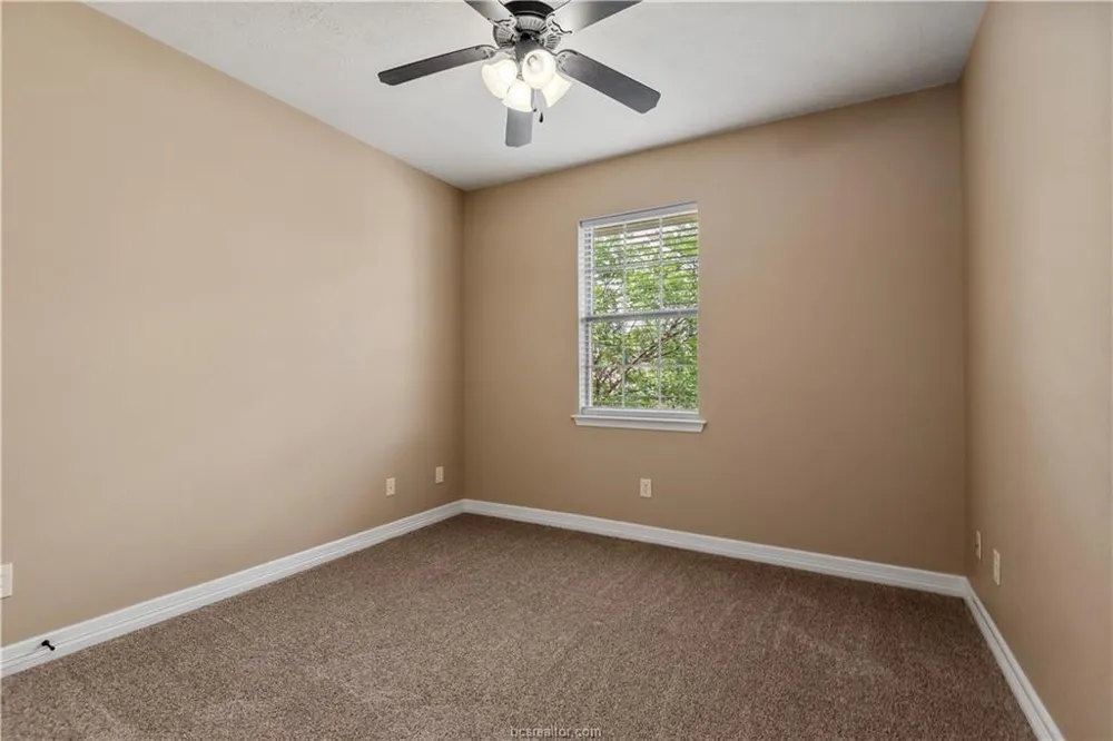 1904 Debbie Drive Bryan, TX 77802