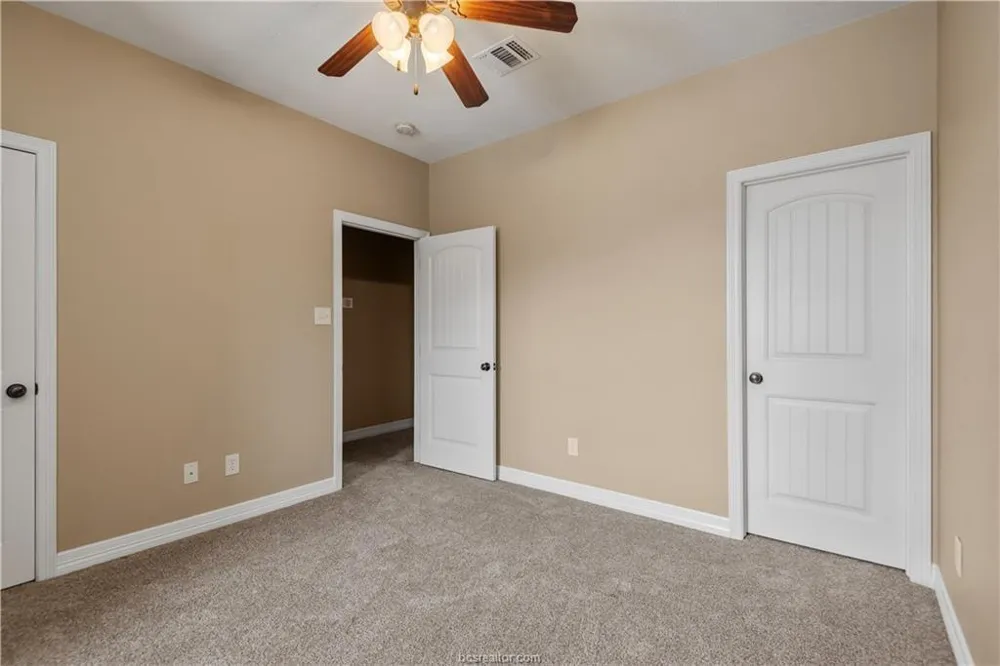 1904 Debbie Drive Bryan, TX 77802