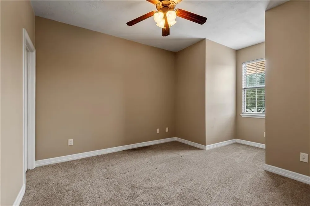 1904 Debbie Drive Bryan, TX 77802
