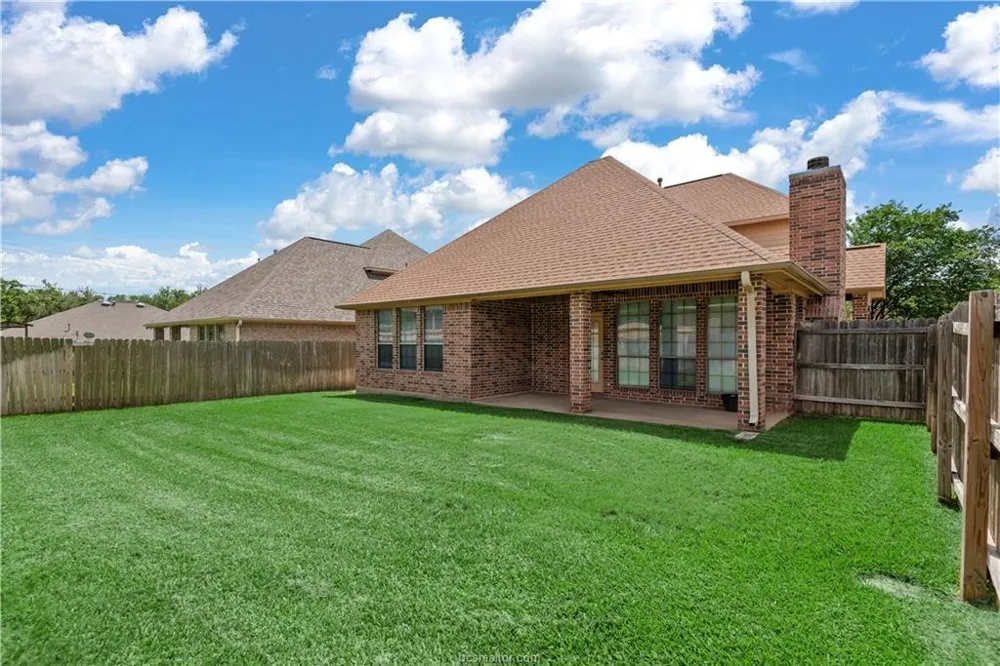 1904 Debbie Drive Bryan, TX 77802