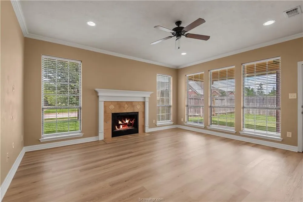 1904 Debbie Drive Bryan, TX 77802