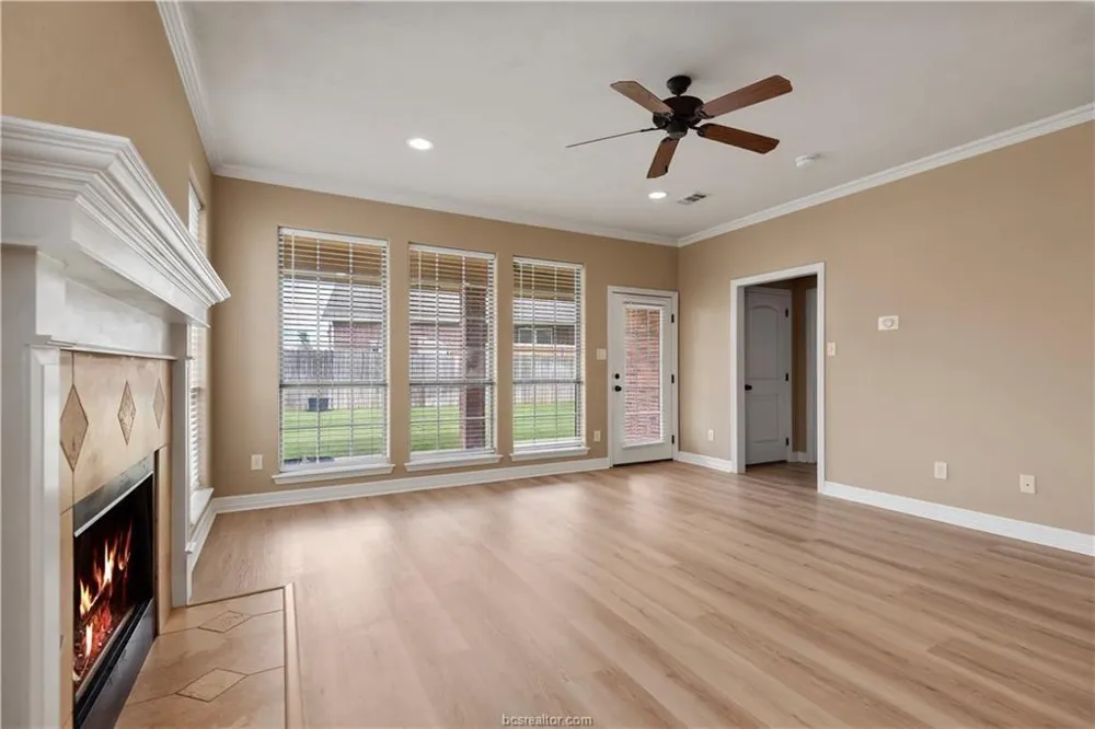 1904 Debbie Drive Bryan, TX 77802
