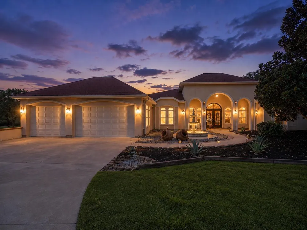 3124 Willow Oak Lane Sealy, TX 77474