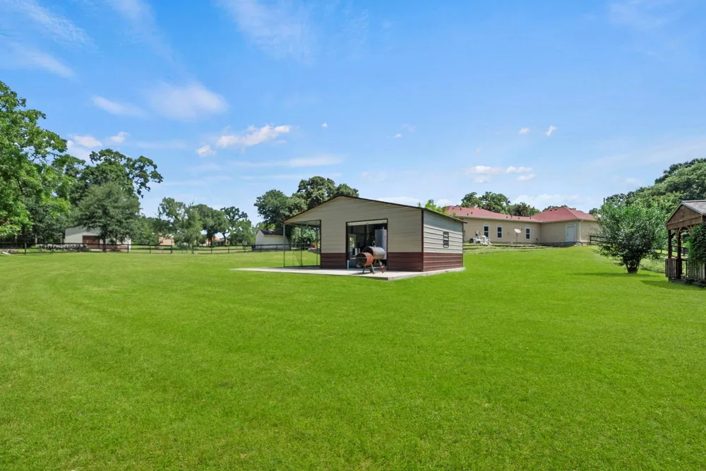 3124 Willow Oak Lane Sealy, TX 77474