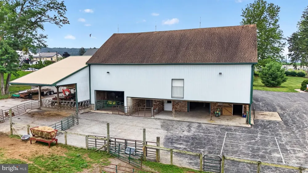 1505 W KINGS HIGHWAY Gap, PA 17527