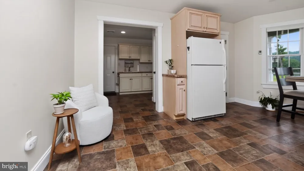 1505 W KINGS HIGHWAY Gap, PA 17527