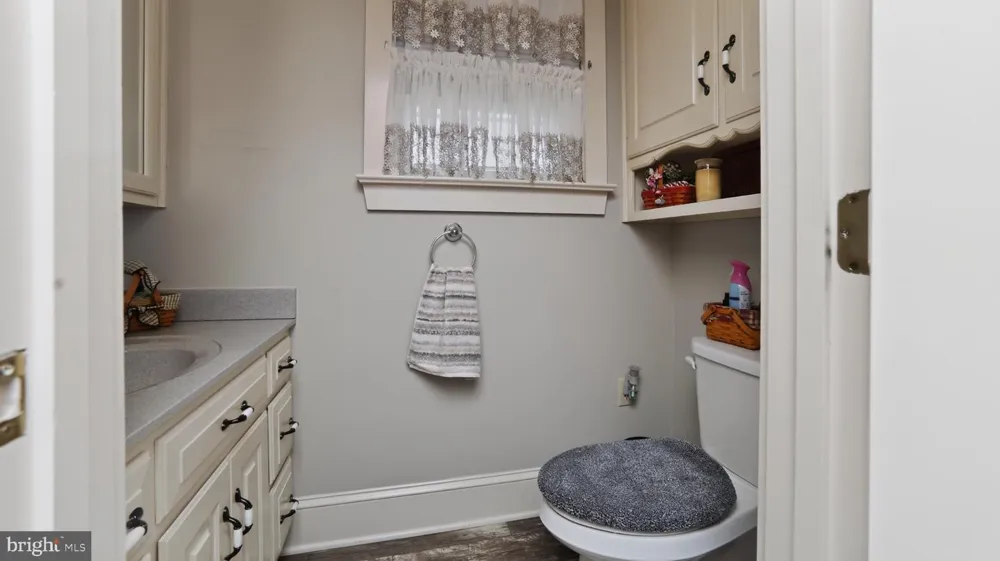 1505 W KINGS HIGHWAY Gap, PA 17527
