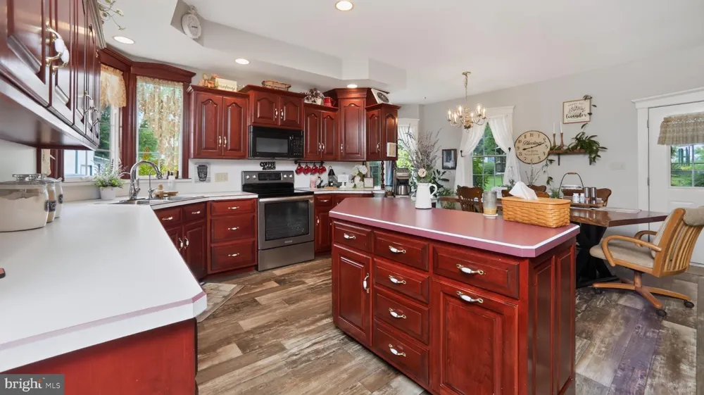 1505 W KINGS HIGHWAY Gap, PA 17527
