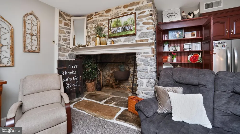 1505 W KINGS HIGHWAY Gap, PA 17527