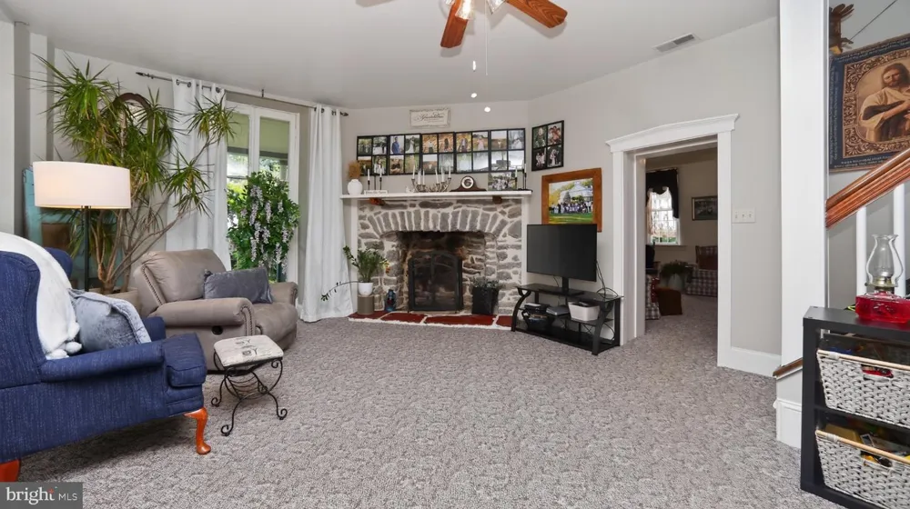 1505 W KINGS HIGHWAY Gap, PA 17527