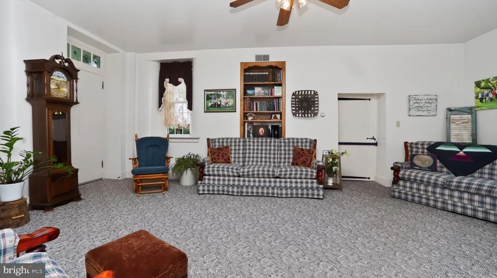 1505 W KINGS HIGHWAY Gap, PA 17527