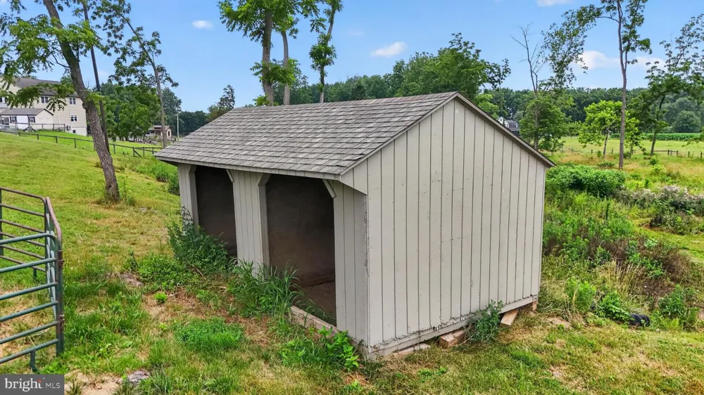 1505 W KINGS HIGHWAY Gap, PA 17527