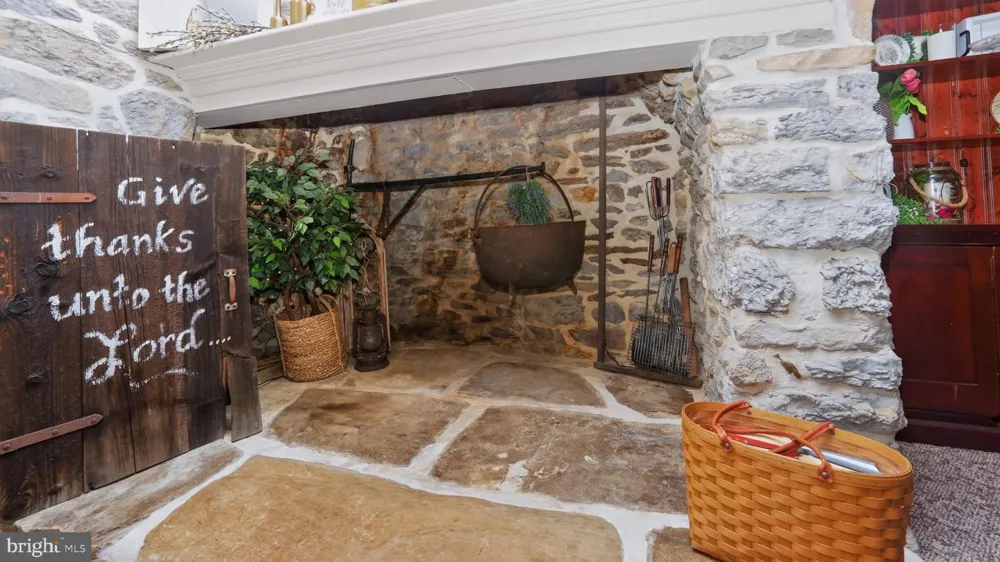 1505 W KINGS HIGHWAY Gap, PA 17527