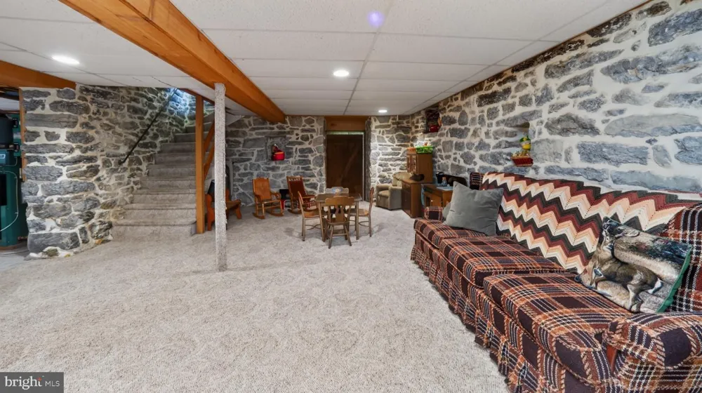 1505 W KINGS HIGHWAY Gap, PA 17527