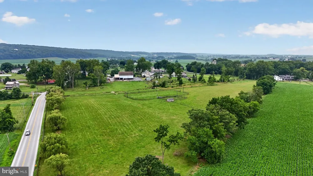 1505 W KINGS HIGHWAY Gap, PA 17527