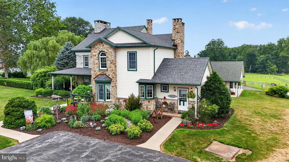 1505 W KINGS HIGHWAY Gap, PA 17527