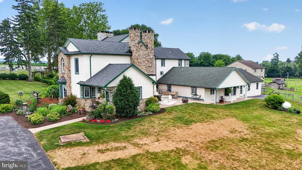 1505 W KINGS HIGHWAY Gap, PA 17527