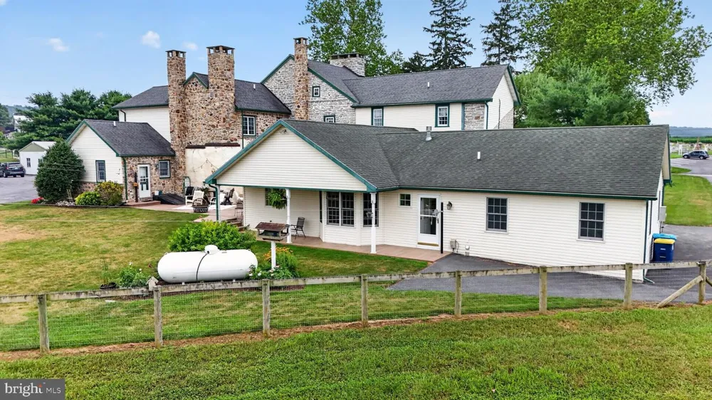 1505 W KINGS HIGHWAY Gap, PA 17527